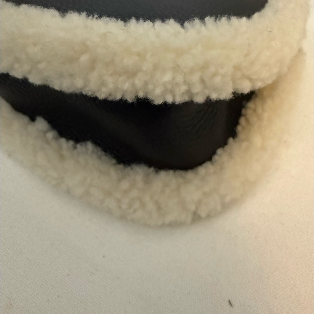 Ugg Heritage Sheepskin Trim Crossbody Bag Black Leather Cream Trim - Picture 11 of 16